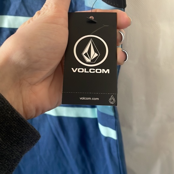 NWT - Volcom Tank Top - Picture 5 of 7